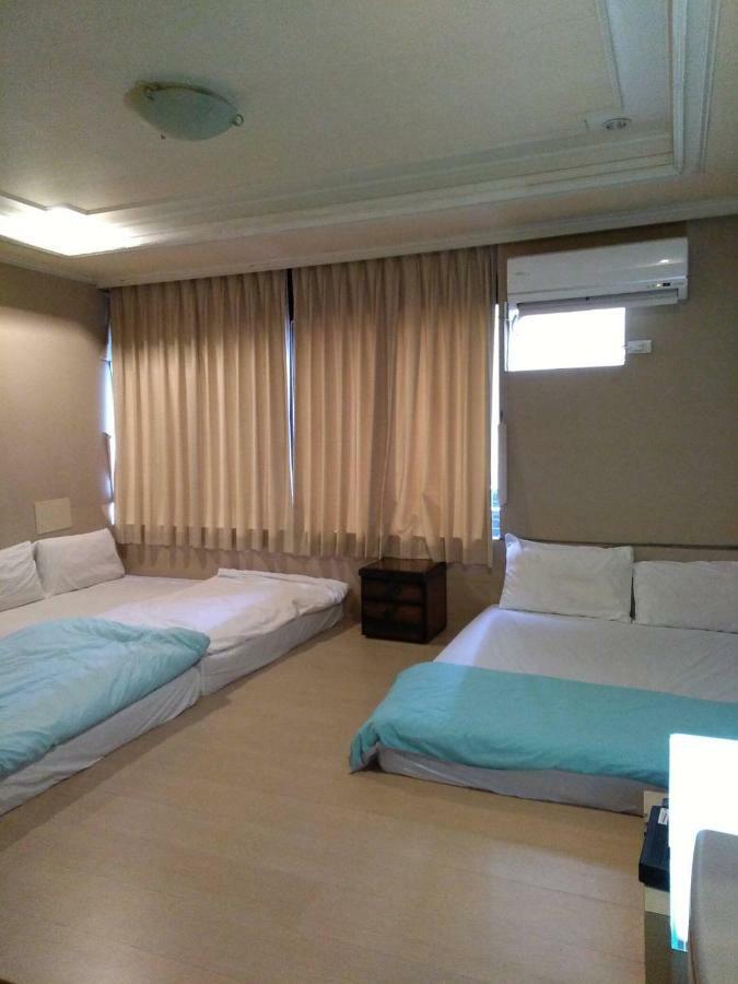 Hua Bin Hotel Yilan Eksteriør bilde