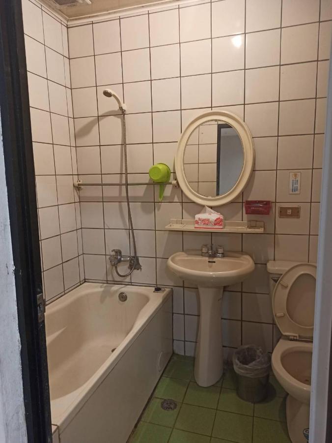 Hua Bin Hotel Yilan Eksteriør bilde
