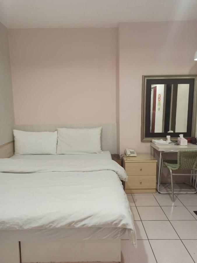 Hua Bin Hotel Yilan Eksteriør bilde